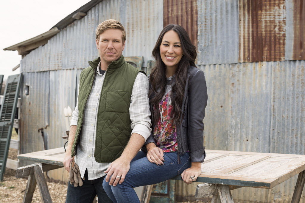 Chip and Joanna Gaines of HGTV s Fixer Upper Chip and Joanna Gaines, hosts of HGTV's Fixer Upper. 08302015xPUB